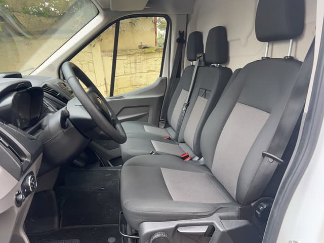 Ford Transit FRONT_SEAT
