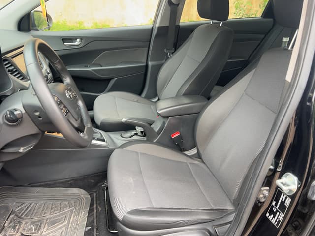 Hyundai Accent FRONT_SEAT