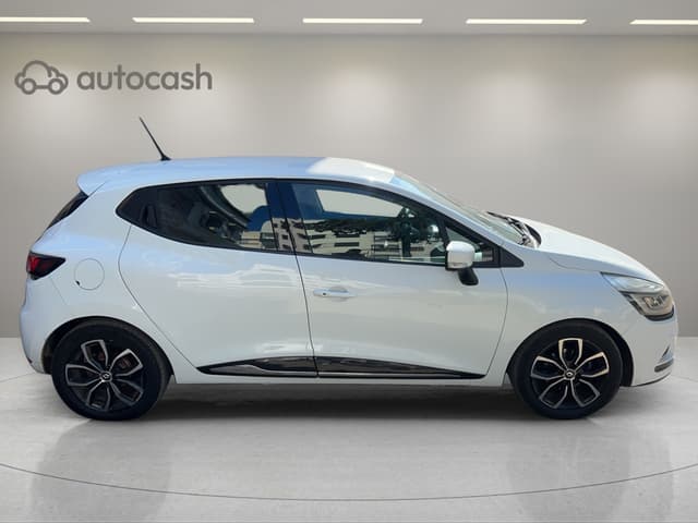 Renault Clio RIGHT