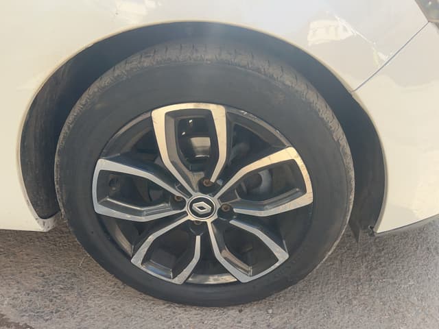 Renault Clio WHEEL_AVG