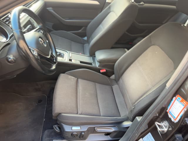 Volkswagen Passat FRONT_SEAT