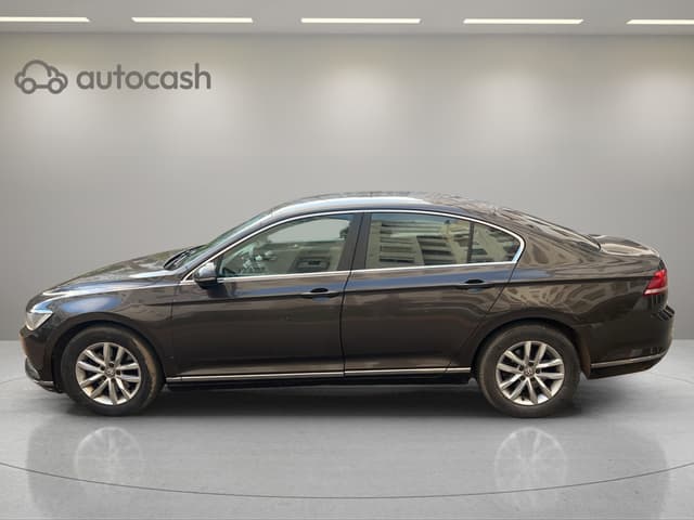 Volkswagen Passat LEFT