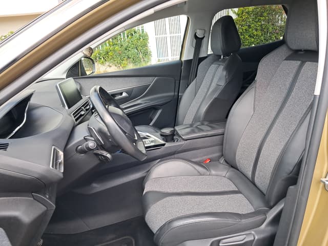 Peugeot 3008 FRONT_SEAT