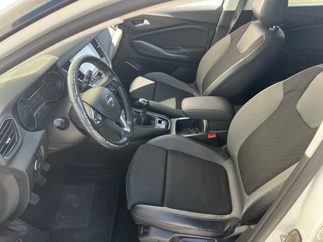 Opel Grandland FRONT_SEAT