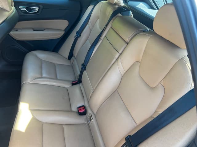 Volvo XC60 REAR_SEAT