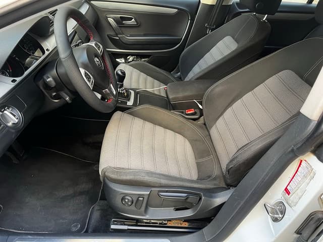 Volkswagen CC FRONT_SEAT