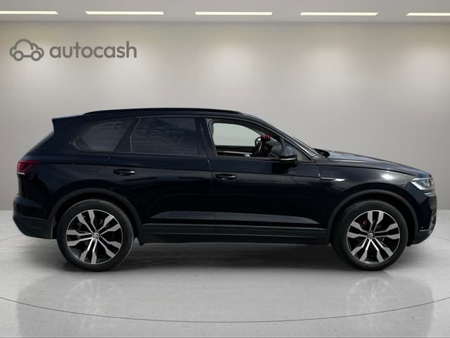 Volkswagen Touareg RIGHT