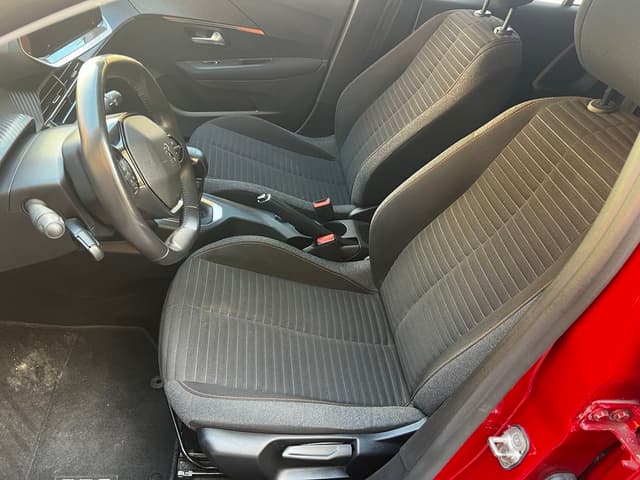 Peugeot 208 FRONT_SEAT
