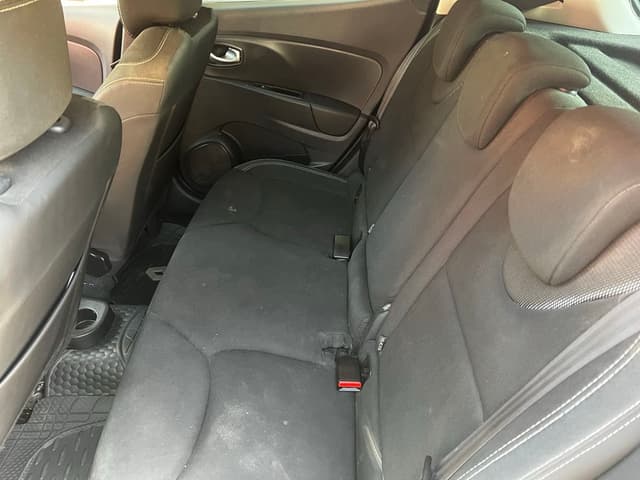 Renault Clio REAR_SEAT