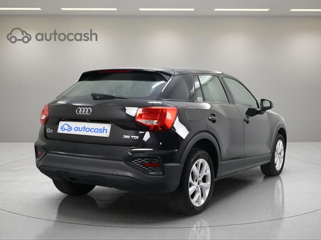 Audi Q2 LEFT