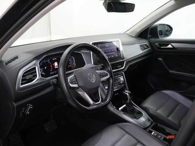 Volkswagen T Roc FRONT_SEAT