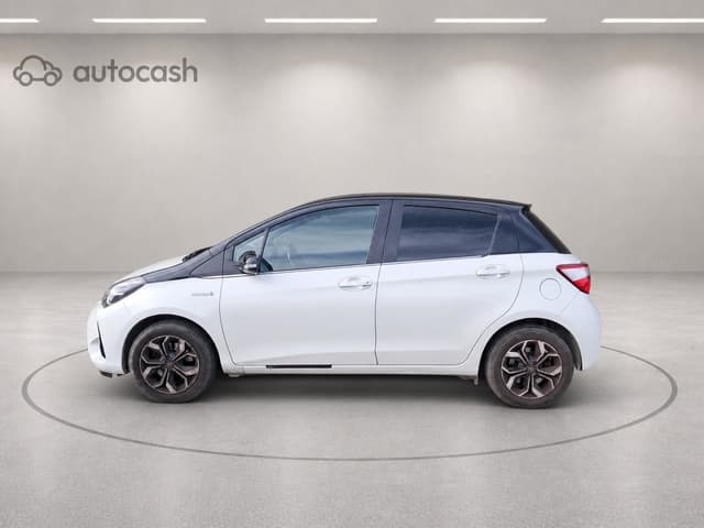 Toyota Yaris HEV LEFT