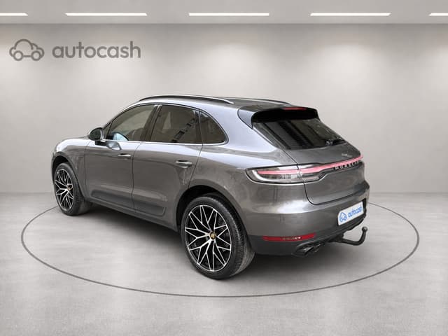 Porsche Macan RIGHT